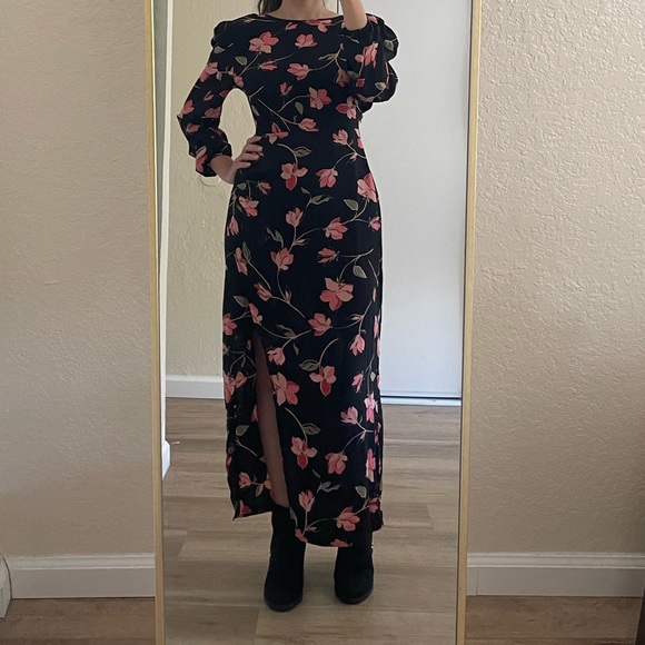MINKPINK Dresses & Skirts - MINKPINK Floral dress ( size XS )